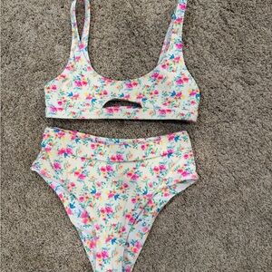 Kulani Kinis Floral Bikini Set - s/m